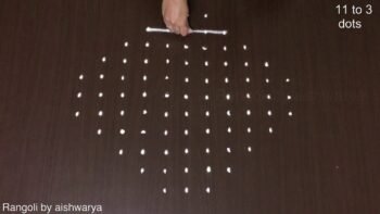 4 Diyas Beautiful Lotus Kolam