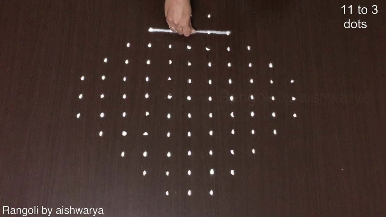 4 Diyas Beautiful Lotus Kolam