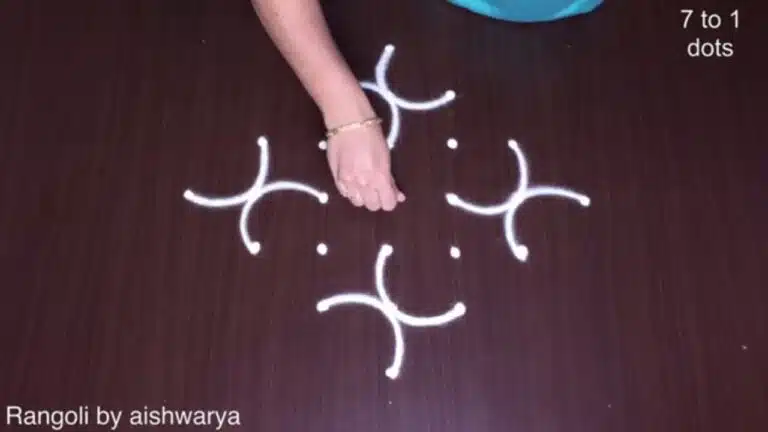 7×1 dots four peacock rangoli