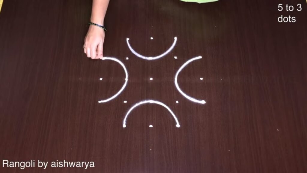 5×5 dots vilakku kolam