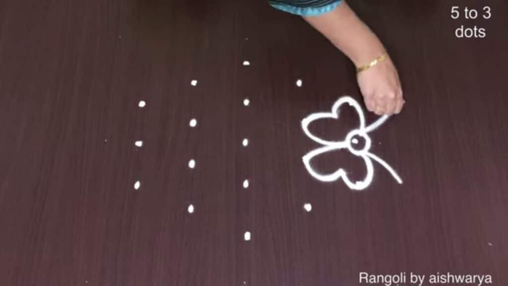 5×3 dots flower rangoli