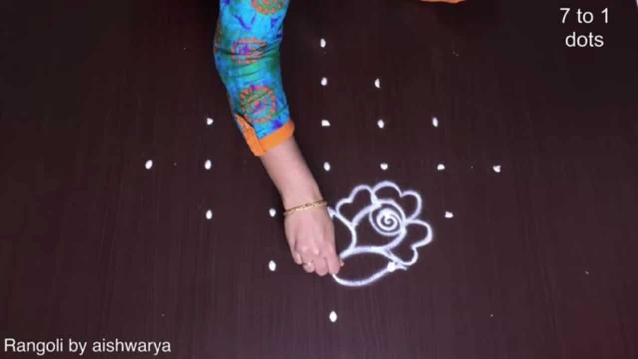7 Dots Rose Flowers Rangoli