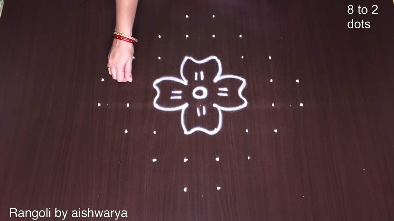 8-2-2 Dots Small Rangoli