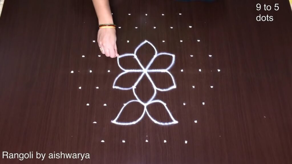 9×5 dots interlaced kolam