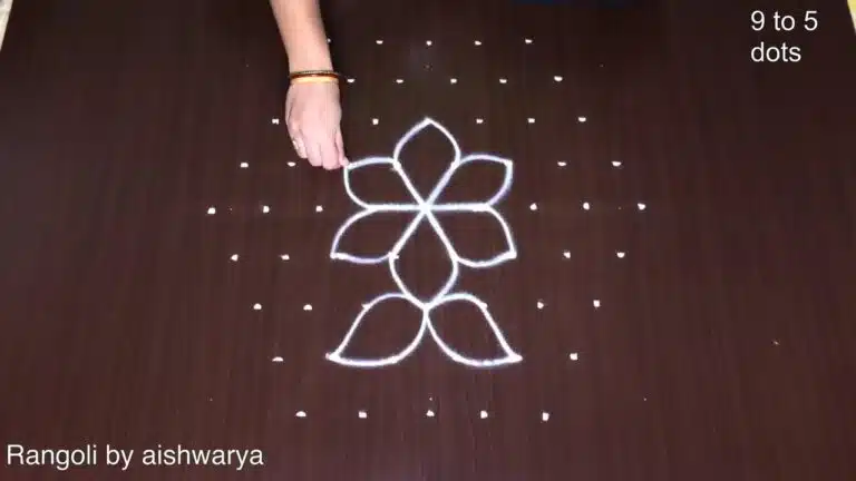 9×5 dots interlaced kolam