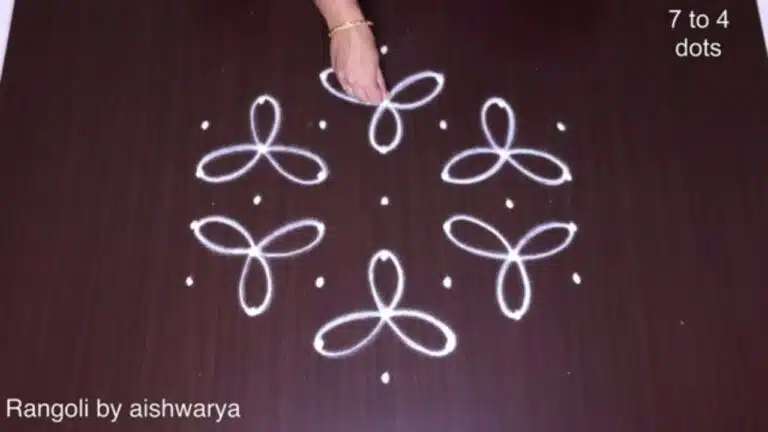 7 dots kolam