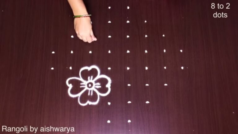 flower and leaf kolam