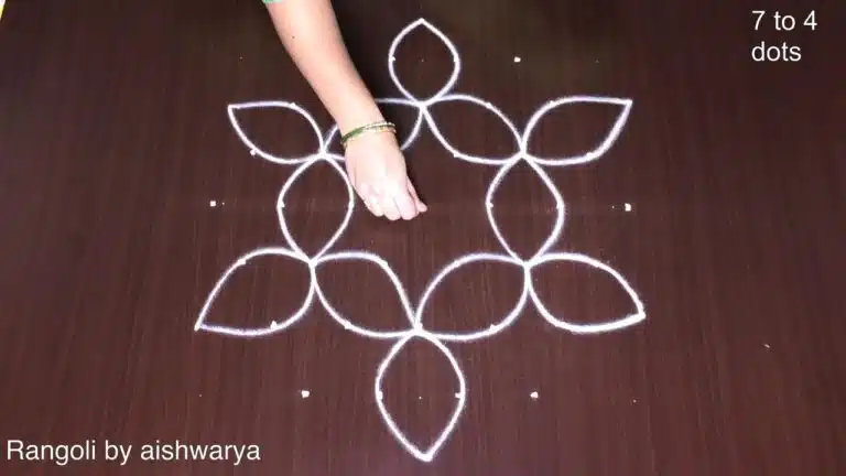 rangoli with 7 dots