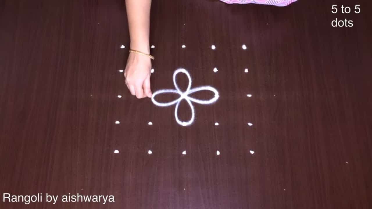 Fantastic Padi Kolam With 5 by 5 Dots