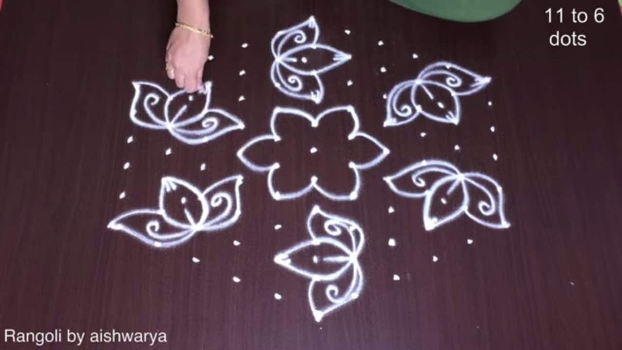 Flower Kolam 11-6 Middle Dots