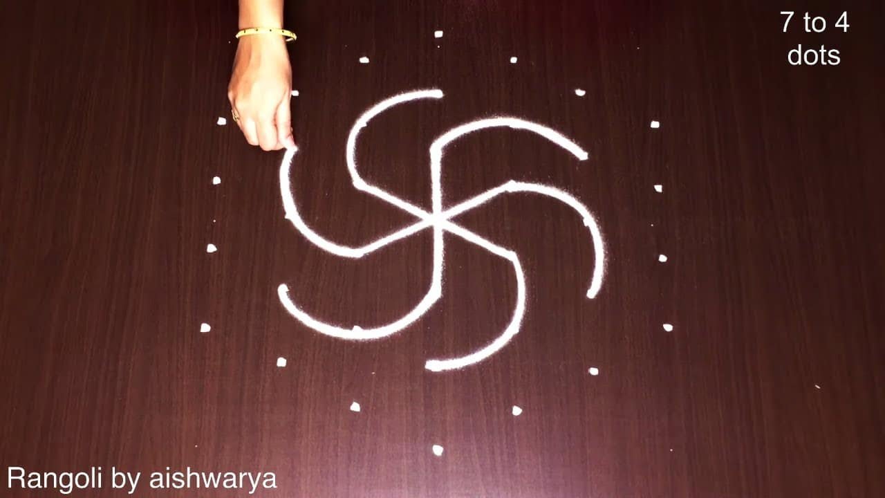 How to Draw 7 to 4 Kolam