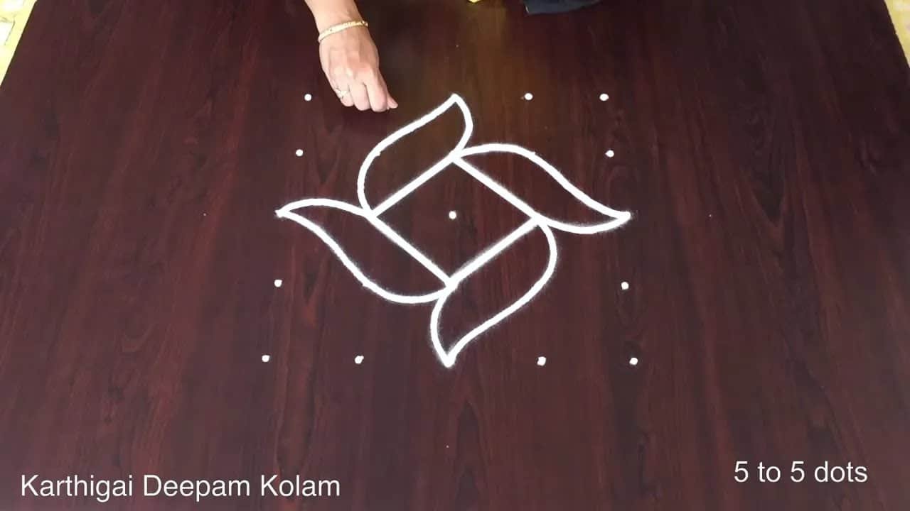 Karthigai Deepam Villaku Kolam