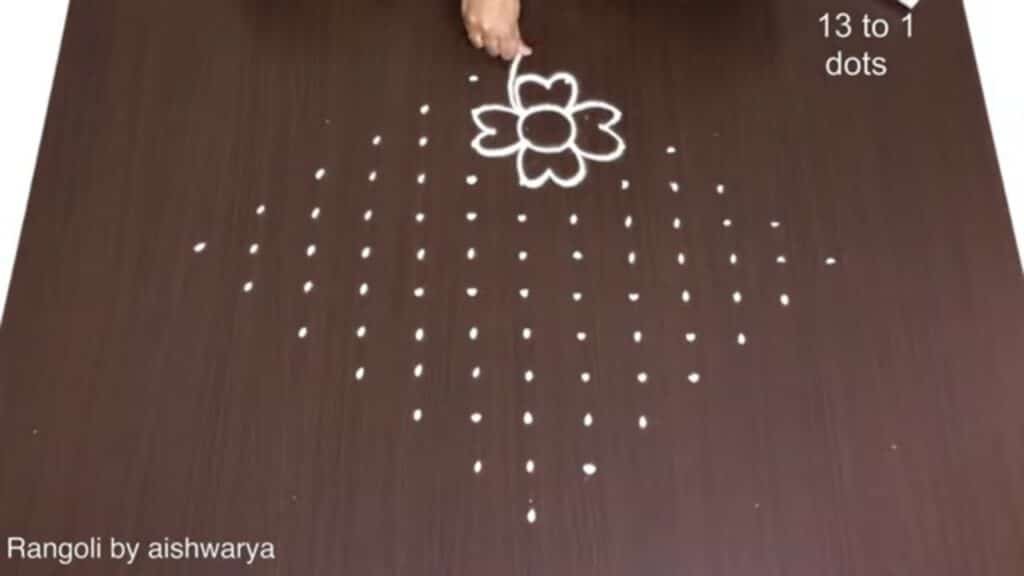 13×1 dots muggulu