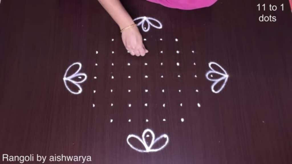 11-to-1 dot kolam