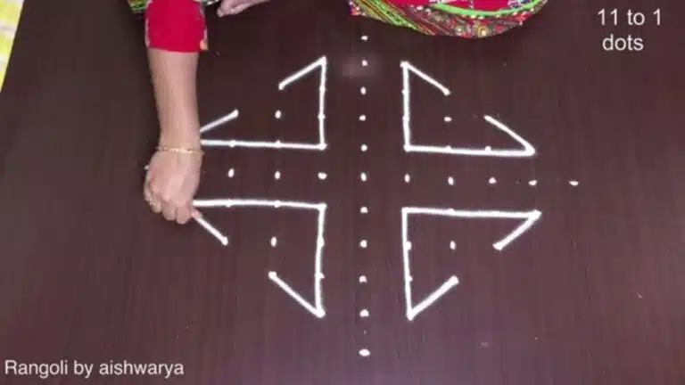 triangle kolam