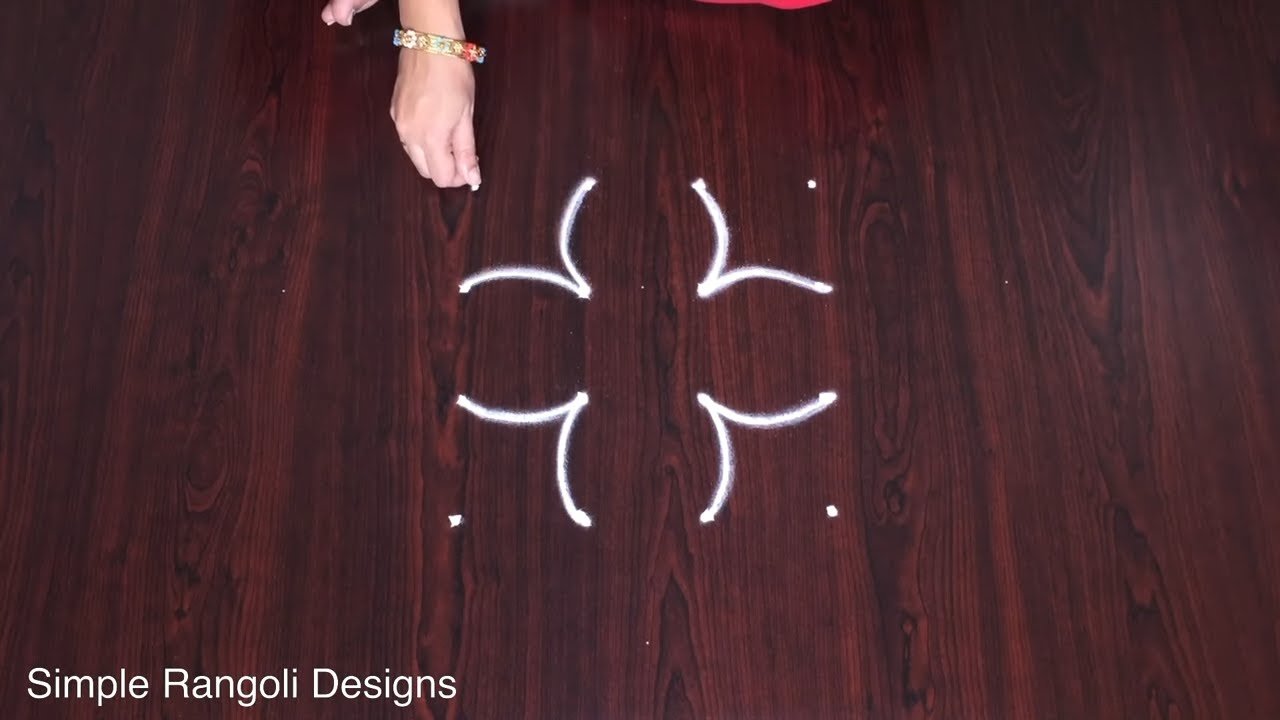 Small Muggulu With 4 Dots