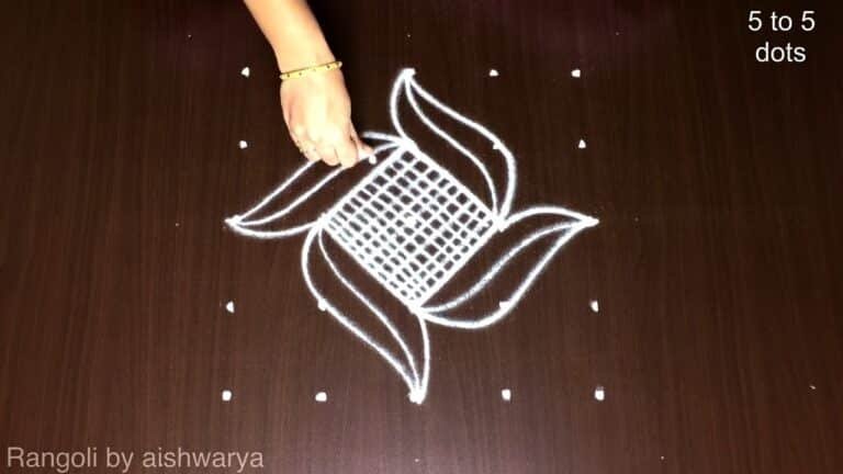 5×5 dots traditional kolam